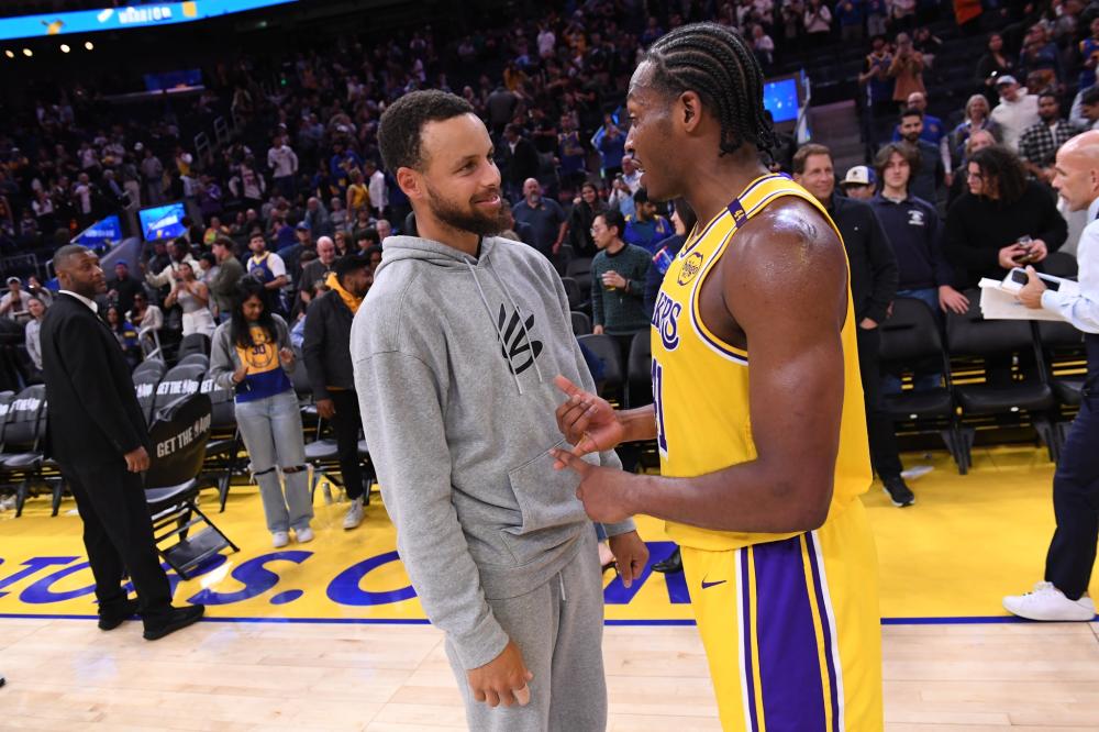 其他队员自 其他队员自